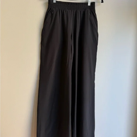 LIKE NEW LULULEMON Black SWIFT MID RISE Wide-Leg Pants - Picture 1 of 4